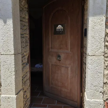 Hera Apartmán *
